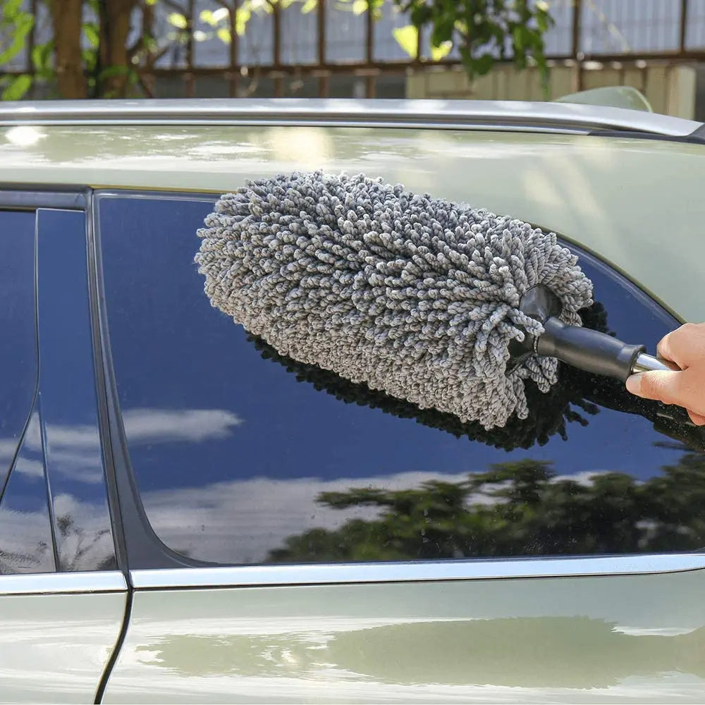 Ultra Soft Microfiber Car Duster – Extendable Handle for Easy Cleaning